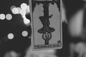 the hanged man card